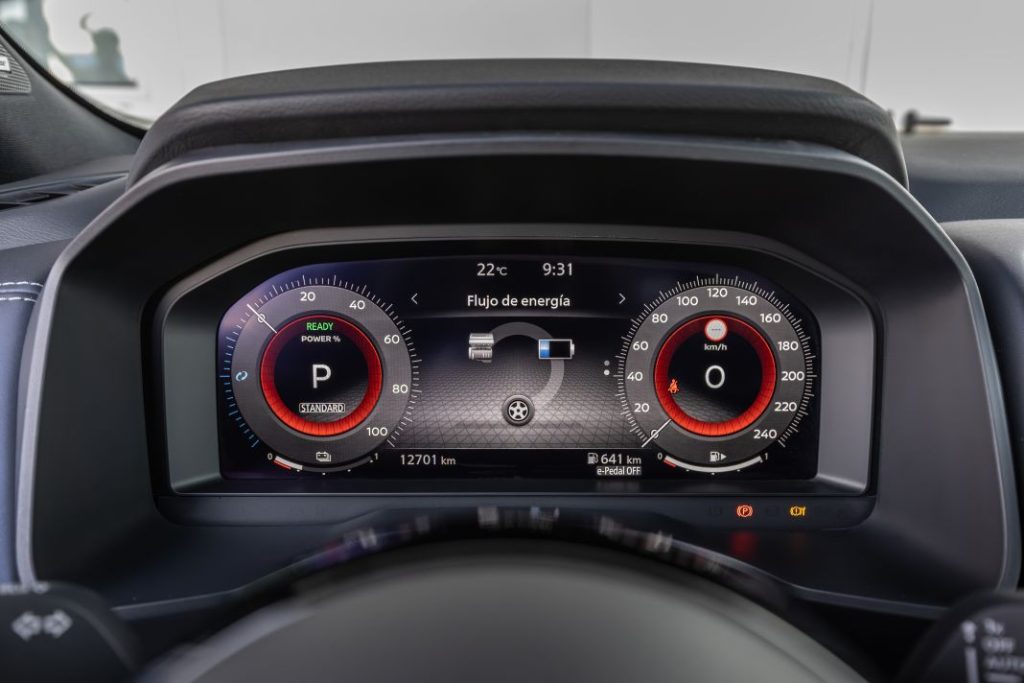 Nissan Qashqai E-Power vs Toyota C-HR 180H. Dos maneras de entender la hibridación 43 Motor16 Nissan Qashqai Toyota C HR comparativa 16 Motor16