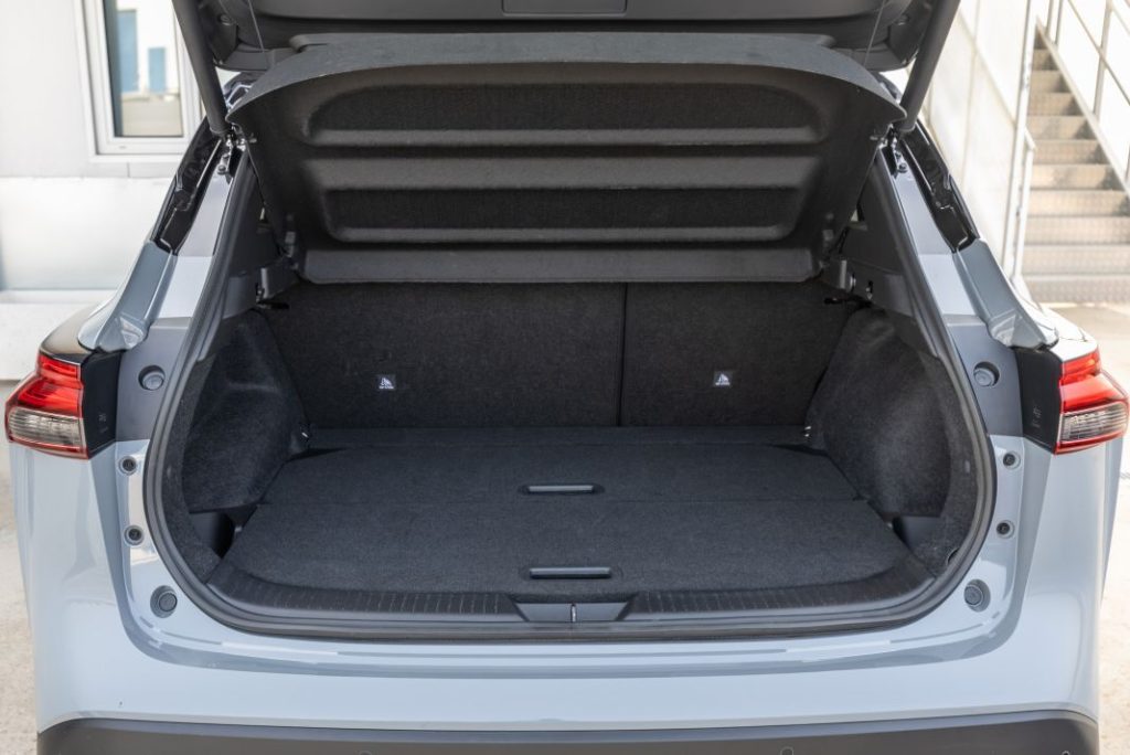 Nissan Qashqai E-Power vs Toyota C-HR 180H. Dos maneras de entender la hibridación 45 Motor16 Nissan Qashqai Toyota C HR comparativa 18 Motor16