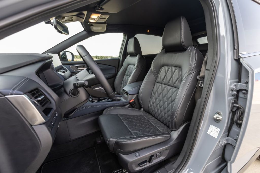 Nissan Qashqai E-Power vs Toyota C-HR 180H. Dos maneras de entender la hibridación 47 Motor16 Nissan Qashqai Toyota C HR comparativa 19 Motor16