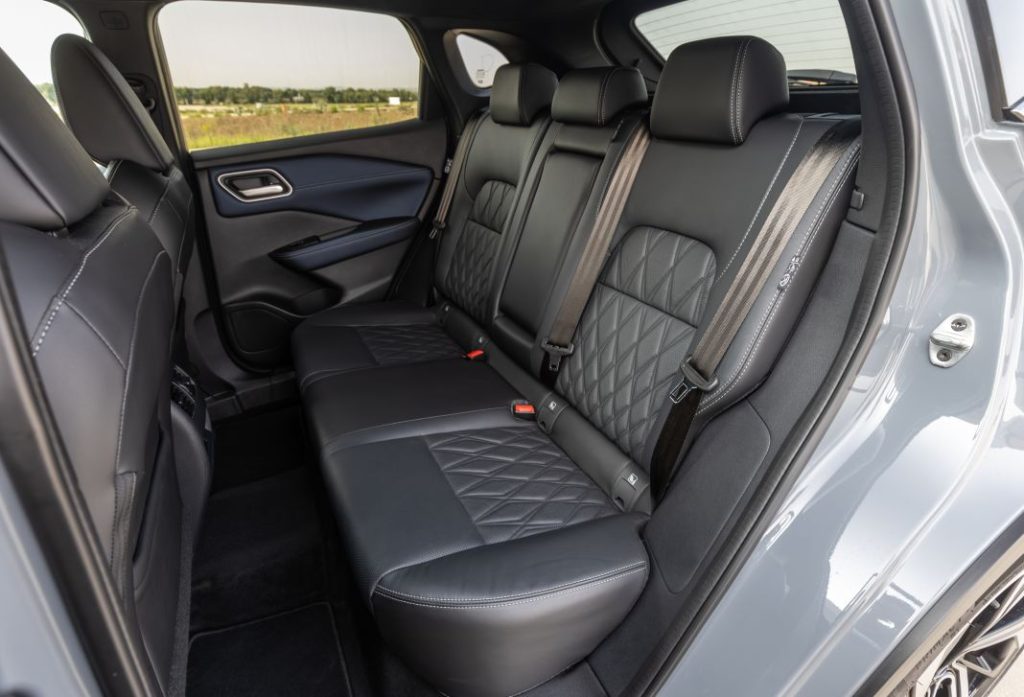 Nissan Qashqai E-Power vs Toyota C-HR 180H. Dos maneras de entender la hibridación 3 Motor16 Nissan Qashqai Toyota C HR comparativa 20 Motor16