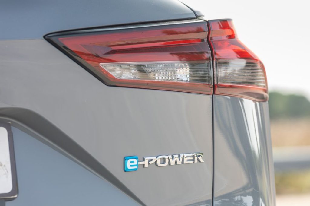 Nissan Qashqai E-Power vs Toyota C-HR 180H. Dos maneras de entender la hibridación 27 Motor16 Nissan Qashqai Toyota C HR comparativa 33 Motor16