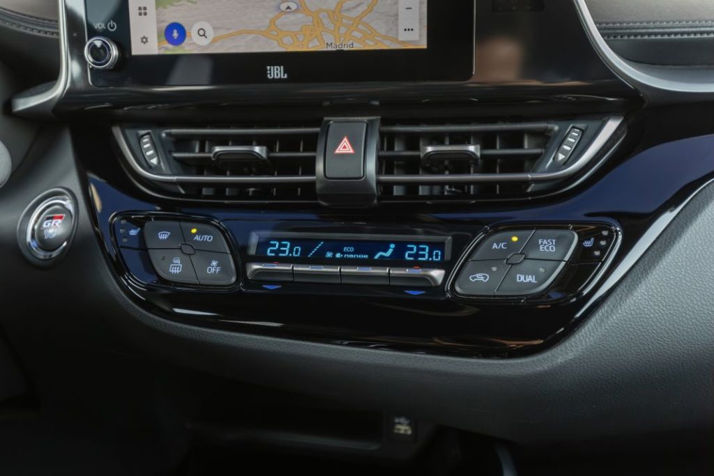 Nissan Qashqai E-Power vs Toyota C-HR 180H. Dos maneras de entender la hibridación 31 Motor16 Nissan Qashqai Toyota C HR comparativa 4 Motor16