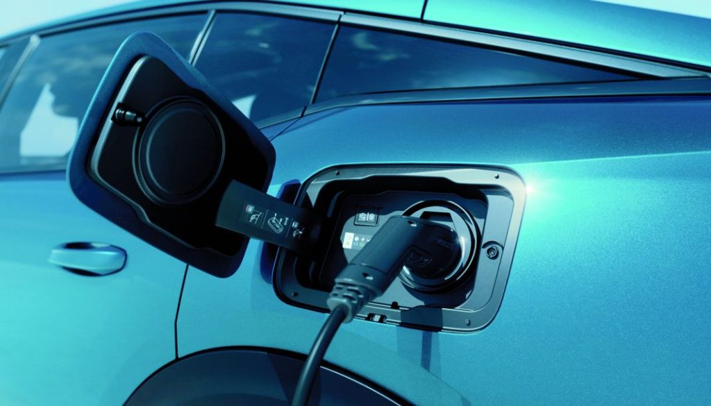 La ampliación del Plan Moves impulsa las ventas de coches eléctricos 1 Motor16 Suben las ventas de coches eléctricos, pero bajan las de híbridos enchufables.