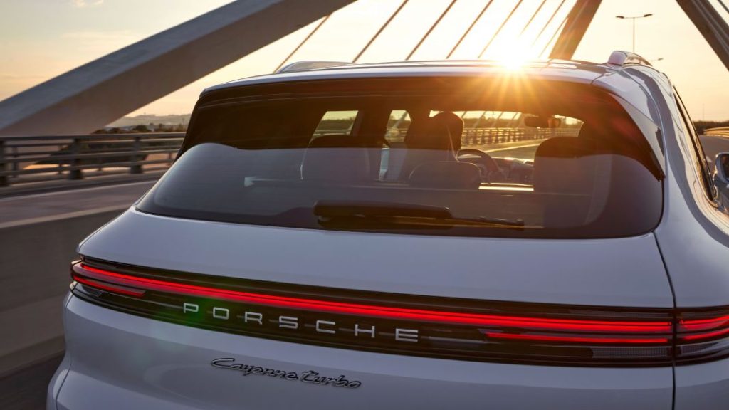 Porsche Cayenne Turbo E-Hybrid. 740 CV para el Cayenne más potente de la historia 17 Motor16 Porsche Cayenne Turbo E Hybrid 16 Motor16