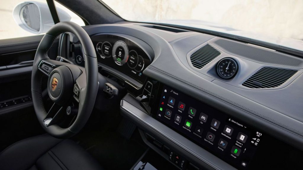 Porsche Cayenne Turbo E-Hybrid. 740 CV para el Cayenne más potente de la historia 20 Motor16 Porsche Cayenne Turbo E Hybrid 17 Motor16