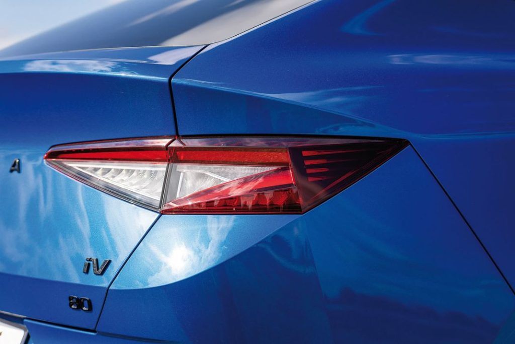 Skoda Enyaq iV Coupé. Un SUV eléctrico inteligente y con aires deportivos 6 Motor16 Skoda Eniaq Coupe 05 Motor16