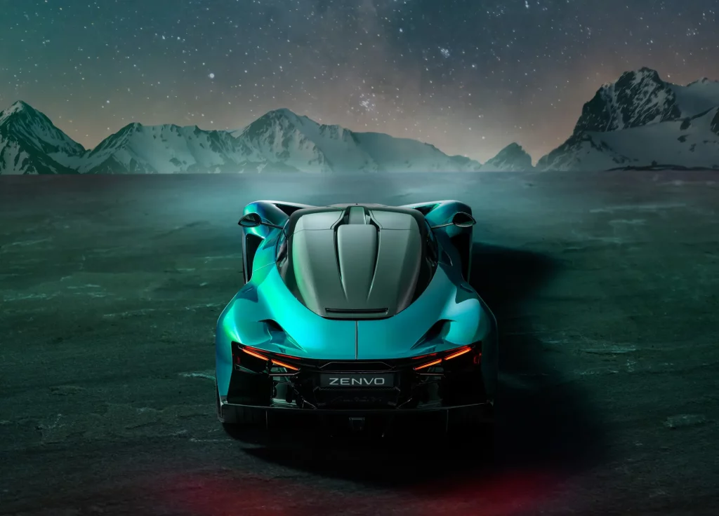 ZENVO AURORA 28 Motor16