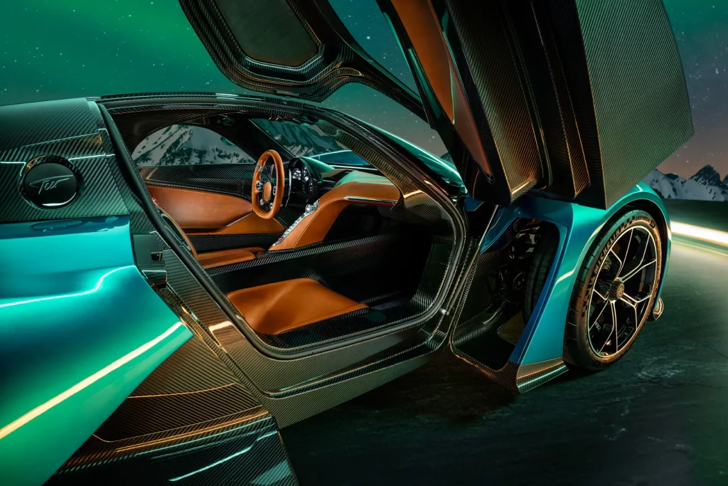 ZENVO AURORA 30 Motor16