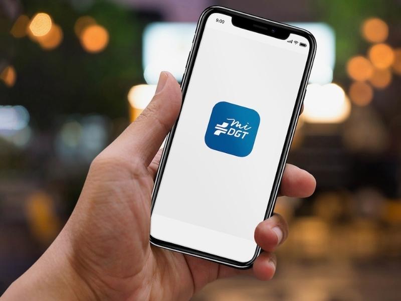 Colapsa la informática de la DGT y nos quedamos sin conocer interesantes datos 1 Motor16 2022 App Mi DGT. Imagen teléfono.