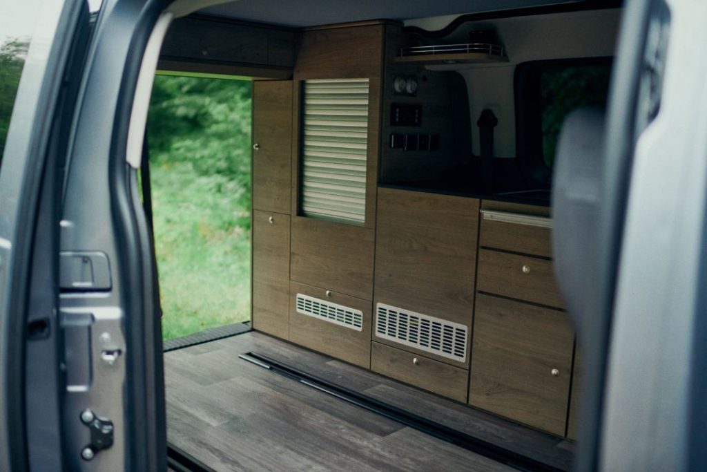 Este Citroën SpaceTourer camperizado homenajea al Citroën H 11 Motor16 citroen space tourer holiday camper 19 Motor16