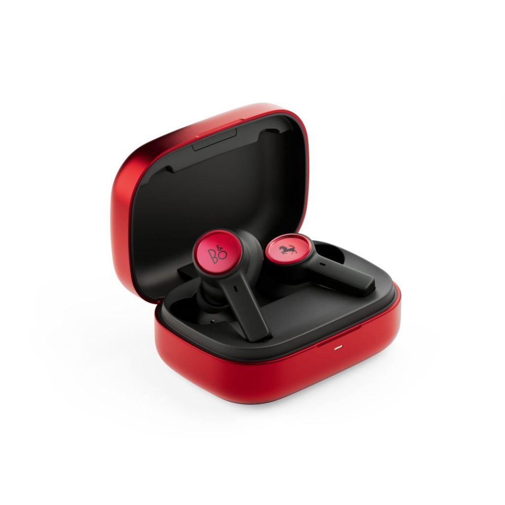 Ferrari lanza una nueva colección de dispositivos de sonido junto a Bang & Olufsen: ¡querrás tenerlos todos! 6 Motor16 ferrari bang and olufsen 20232 Motor16