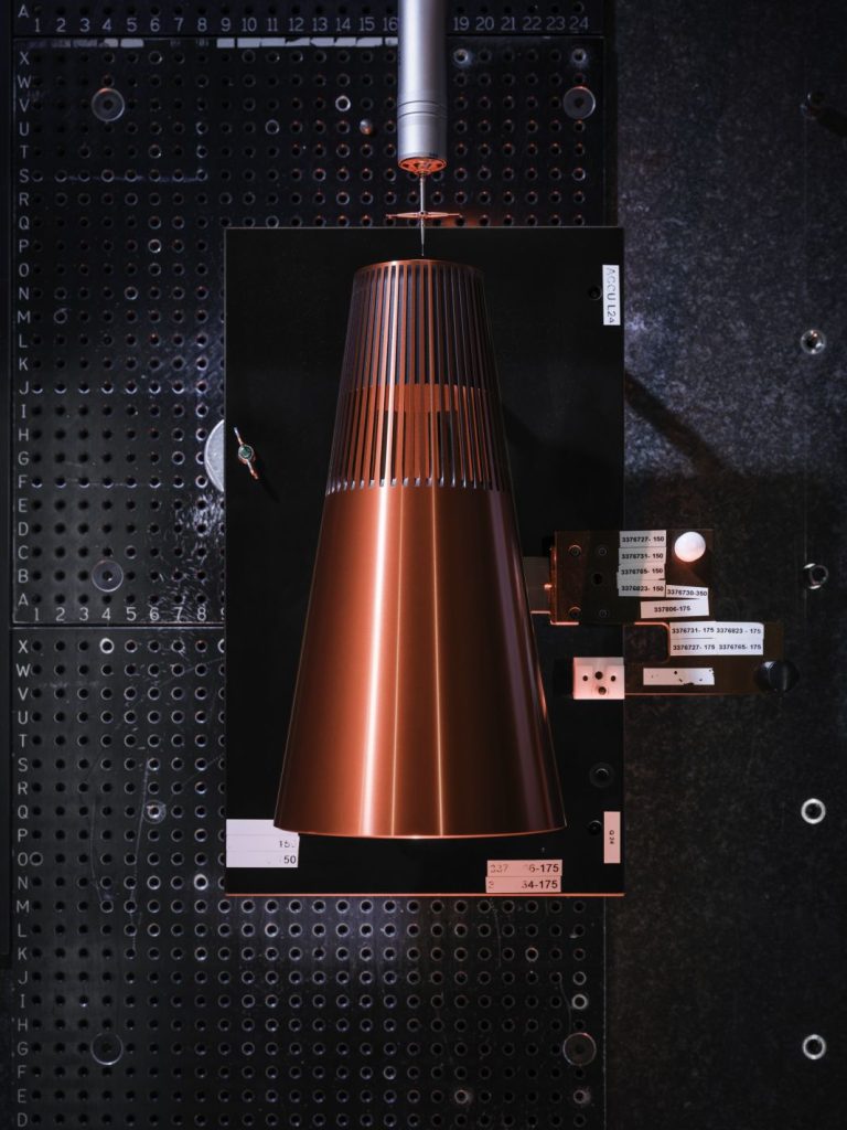 Ferrari lanza una nueva colección de dispositivos de sonido junto a Bang & Olufsen: ¡querrás tenerlos todos! 27 Motor16 ferrari bang and olufsen 202323 Motor16