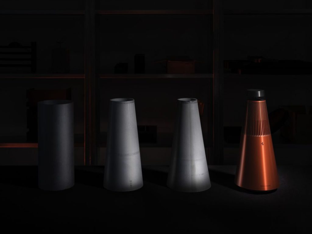 Ferrari lanza una nueva colección de dispositivos de sonido junto a Bang & Olufsen: ¡querrás tenerlos todos! 29 Motor16 ferrari bang and olufsen 202325 Motor16