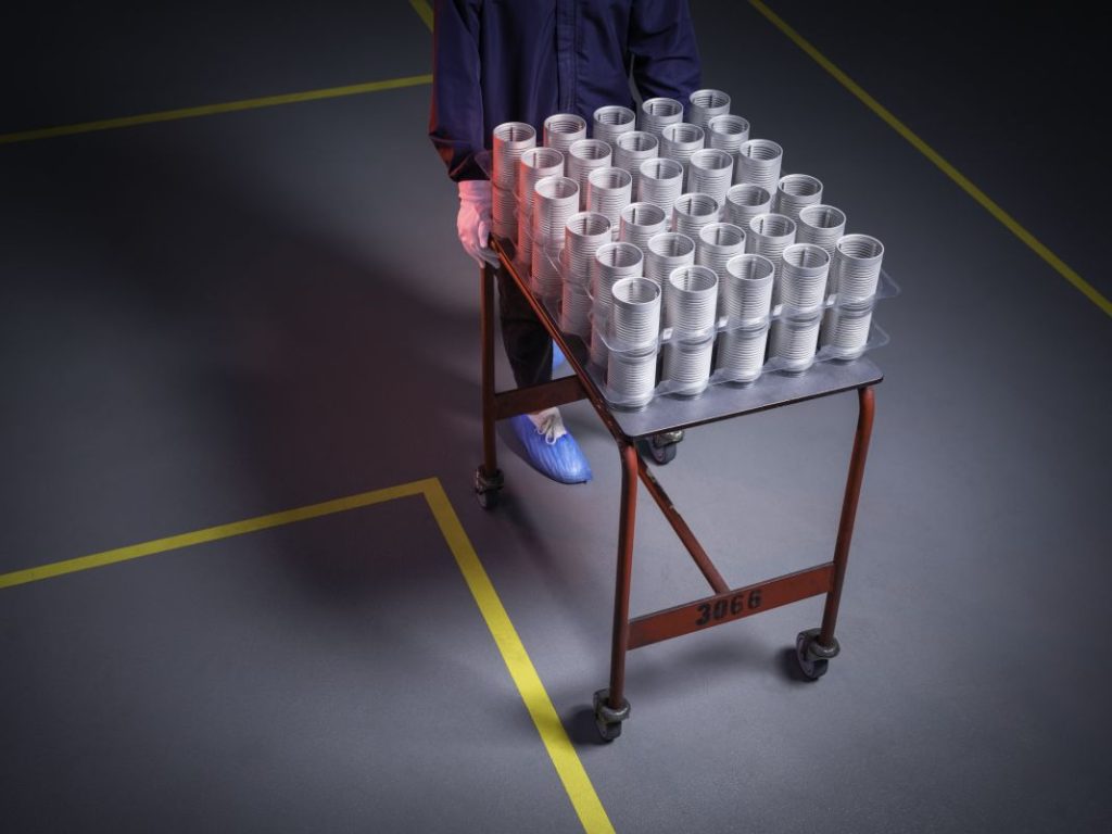 Ferrari lanza una nueva colección de dispositivos de sonido junto a Bang & Olufsen: ¡querrás tenerlos todos! 34 Motor16 ferrari bang and olufsen 202330 Motor16