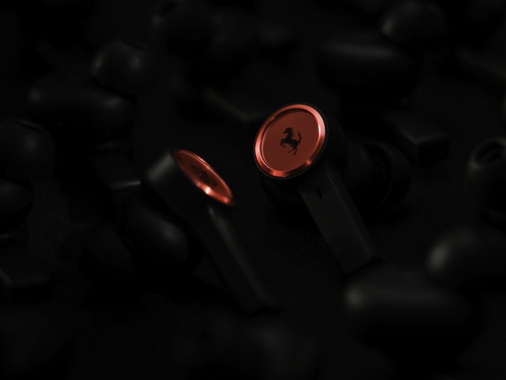 Ferrari lanza una nueva colección de dispositivos de sonido junto a Bang & Olufsen: ¡querrás tenerlos todos! 11 Motor16 ferrari bang and olufsen 20237 Motor16