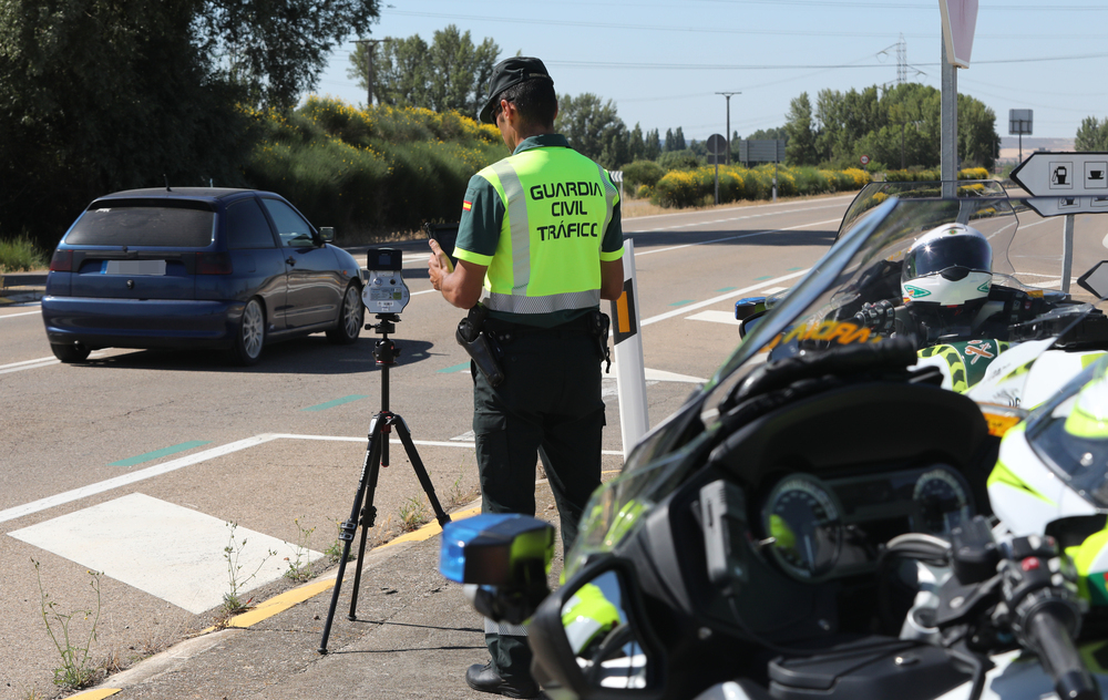 Si conduces uno de estos coches tienes más probabilidad de que te pare la Guardia Civil 24 Motor16 control