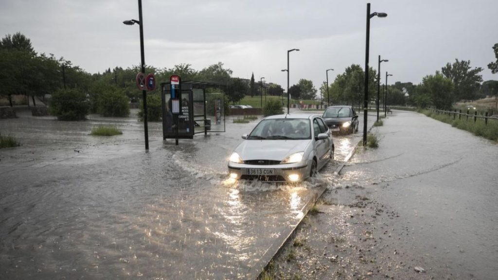 Tormentas de verano: esto es lo que la DGT recomienda que hagas 30 Motor16 aislante