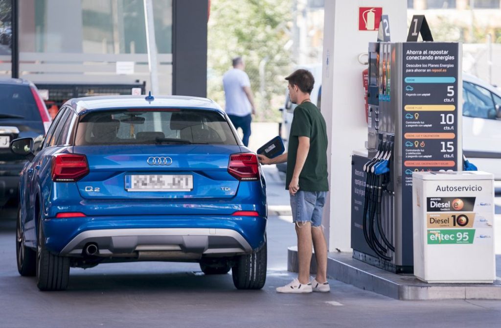 No te despistes al repostar; puedes tener una avería gorda 32 Motor16 fuel