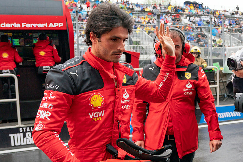 Comienza el baile en la Fórmula 1. Y Carlos Sainz parece no tener asiento en Ferrari 19 Motor16 podio