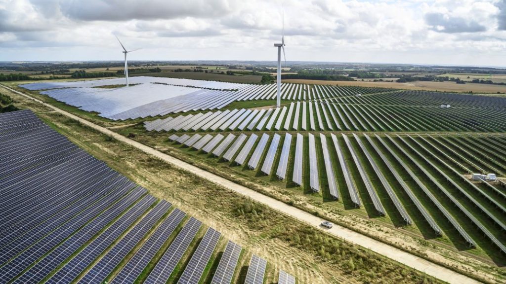 Las baterías del Jaguar I-Pace tendrán una segunda vida 2 Motor16 instalacion solar acuerdo jaguar wykes engineering Motor16