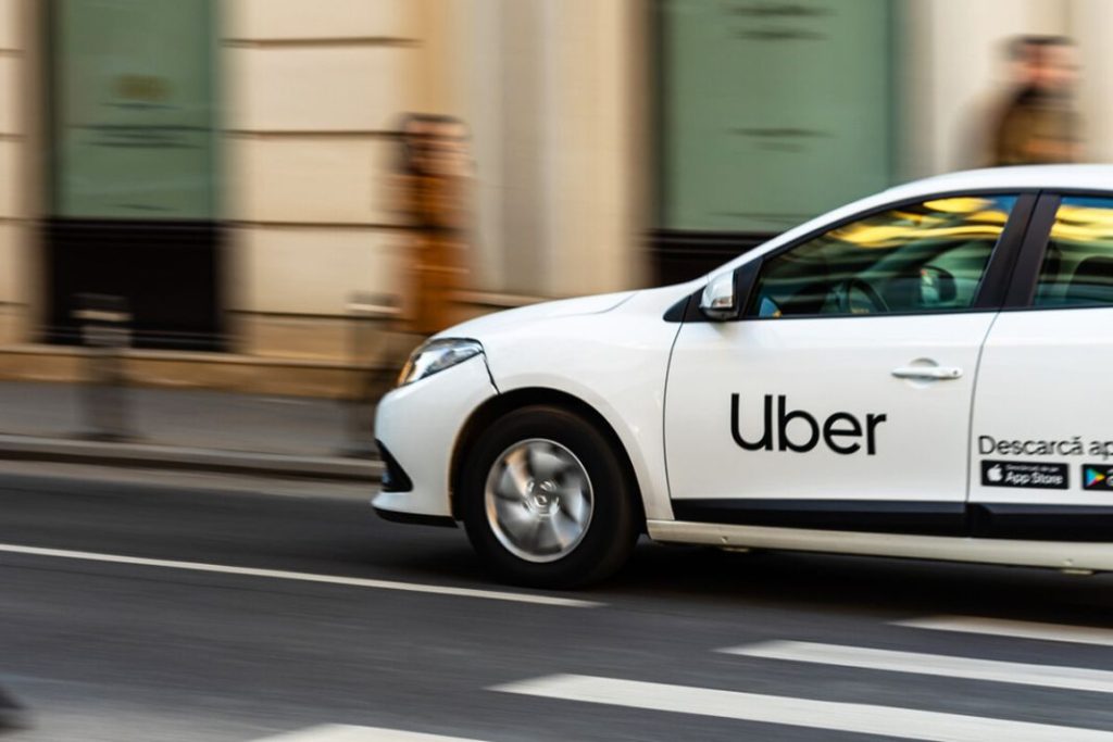 Si quieres llegar sano y salvo a tu destino, este es el motivo para elegir un taxi y no un Uber o Cabify 4 Motor16 normas