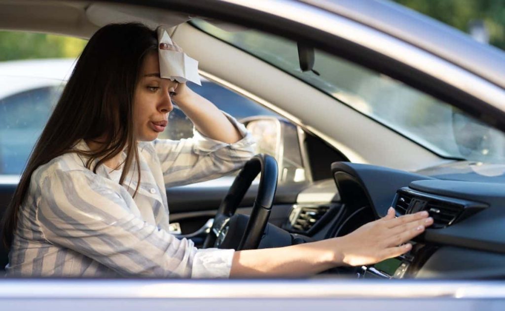 El truco infalible para saber si debes cargar el aire acondicionado del coche 68 Motor16 frecuencia