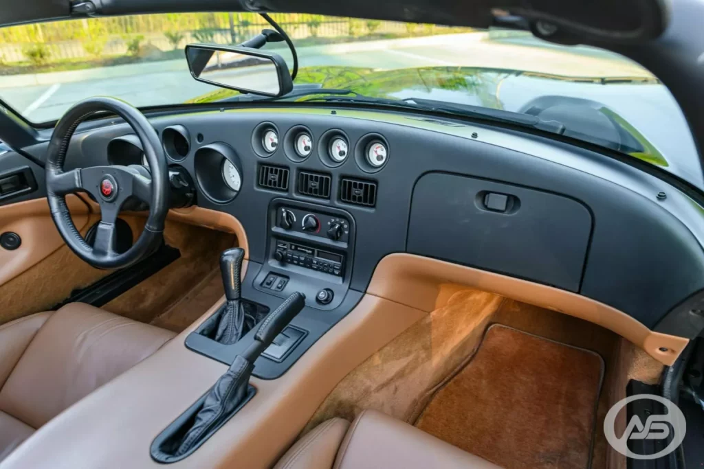 1994 Dodge Viper RT/10. Imagen interior.