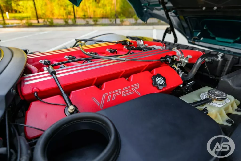 1994 Dodge Viper RT/10. Imagen motor.