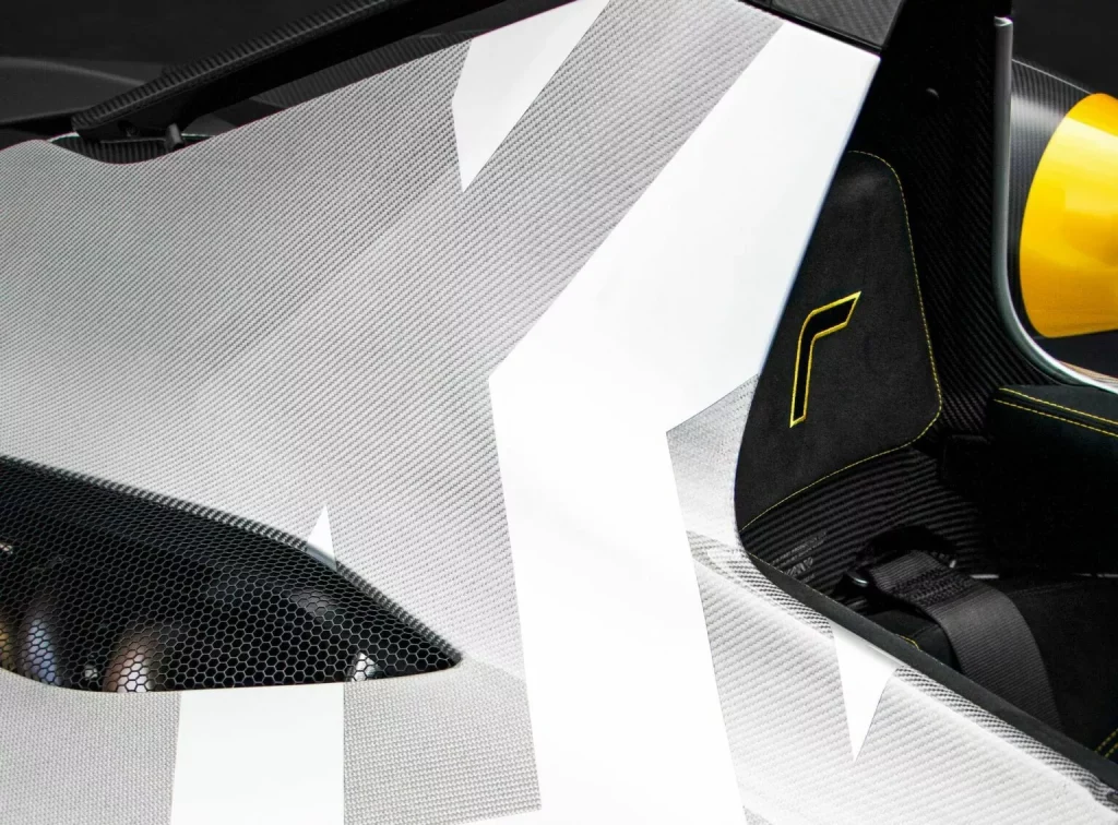 2023 BAC Mono R Carbono. Imagen detalle carrocería.