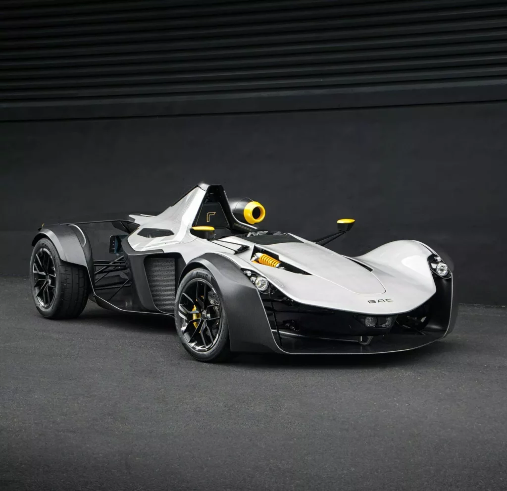 2023 BAC Mono R Carbono. Imagen frontal.