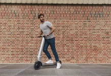 Certificado obligatorio para circular con patinete eléctrico: Qué es, cómo puedo conseguirlo y qué multa me van a poner si no lo llevo