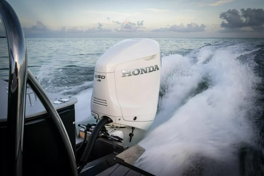 Honda construye su primer motor V8. Pero no es para ninguno de sus coches 21 Motor16 2023 Honda Marine BF350 V8 19 Motor16