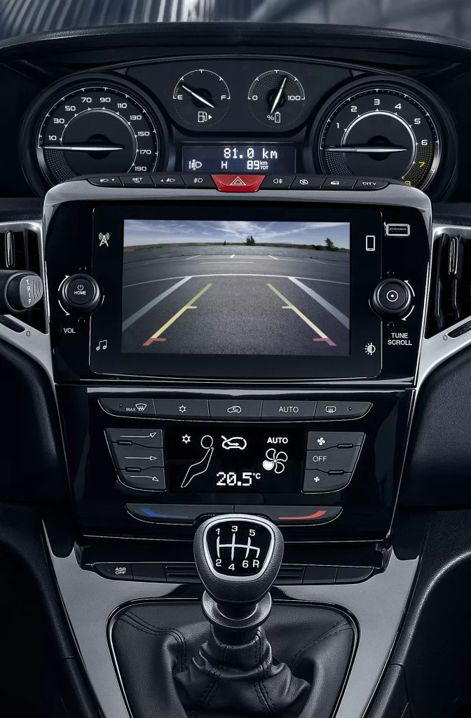 2023 Lancia Ypsilon 6 Motor16