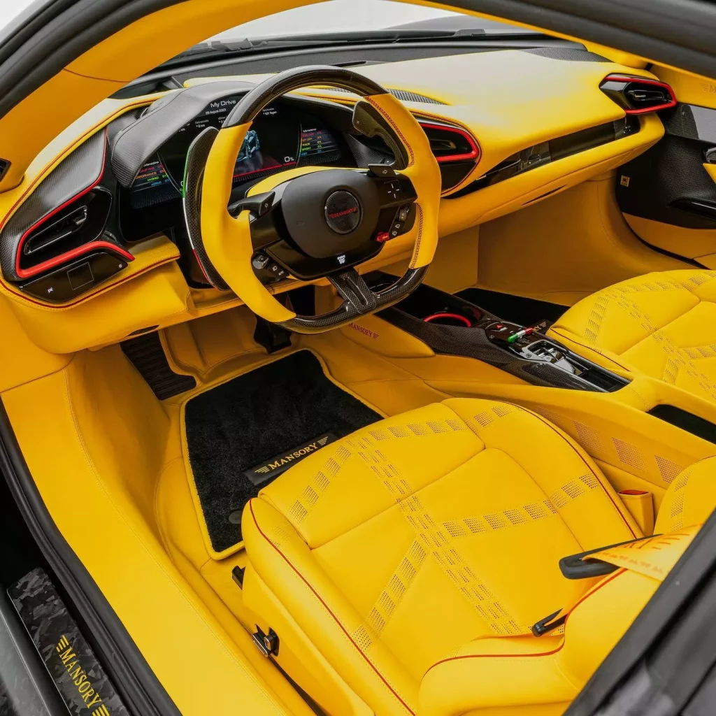 El Ferrari 296 GTB gana puntos gracias a Mansory 2 Motor16 2023 Mansory Ferrari 296 GTB. Imagen interior.