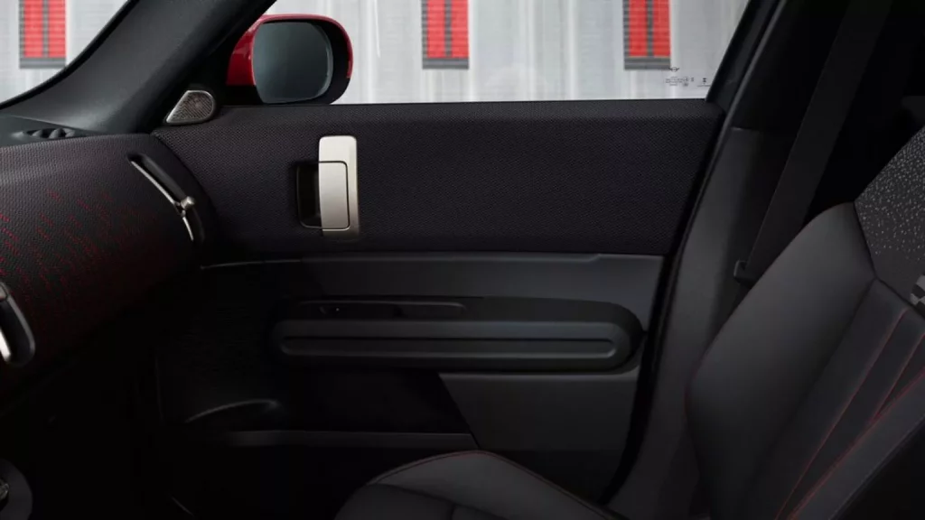 MINI Countryman: llega con motores de gasolina de hasta 300 CV 12 Motor16 2023 Mini Countryman C 9 Motor16