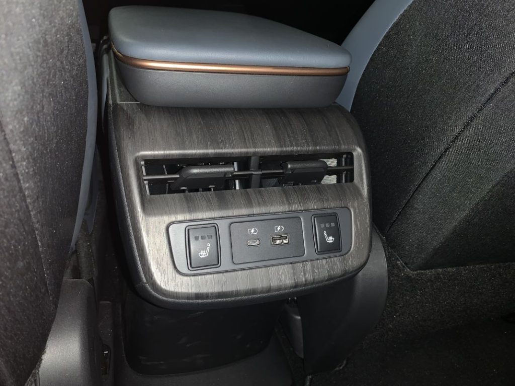 Probamos el Nissan Ariya Evolve 63 kWh: ¿Qué entiendes por suficiente? 30 Motor16 2023 Nissan Ariya 63 kWh 26 Motor16