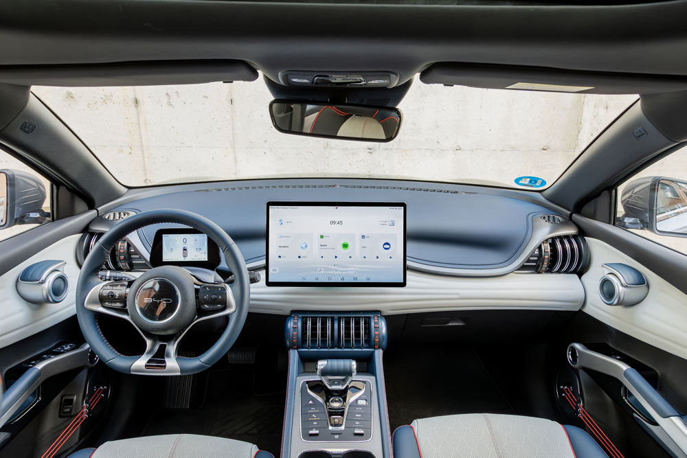 Probamos el BYD Atto 3 Design. Una alternativa sin complejos 2 Motor16 2023 Prueba BYD Atto 3 Design. Imagen salpicadero.