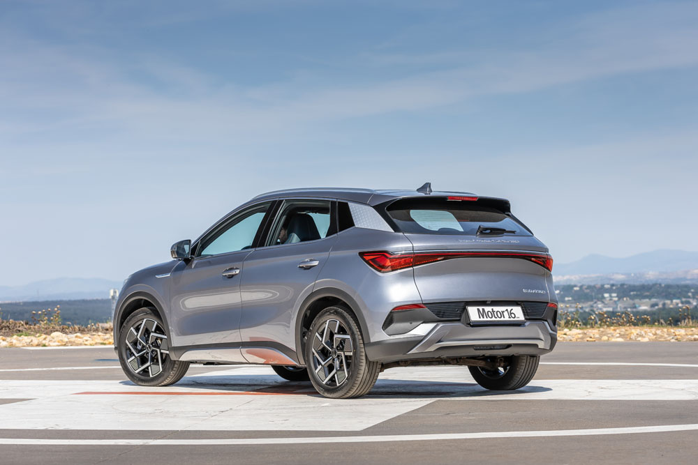 2024 BYD Atto 3. Imagen estática trasera.
