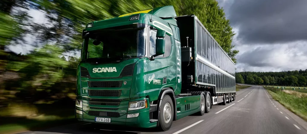 2023 Scania camión PHEV Solar. Imagen movimiento.