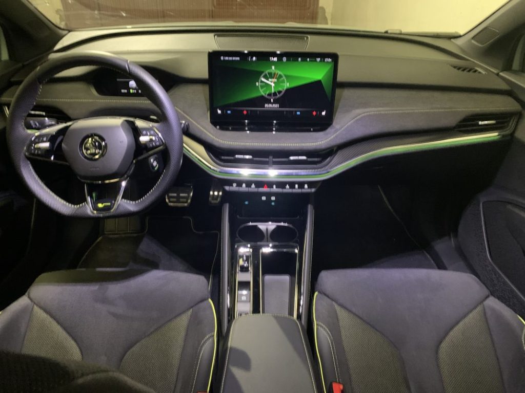 Probamos el Skoda Enyaq RS. El deportivo eléctrico para todos los días 5 Motor16 2023 Prueba Skoda Enyaq RS. Imagen salpicadero.