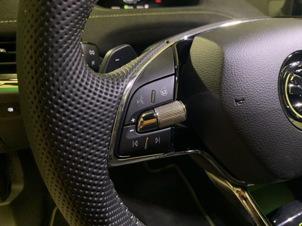 Probamos el Skoda Enyaq RS. El deportivo eléctrico para todos los días 32 Motor16 2023 Skoda Enyaq RS 29 Motor16