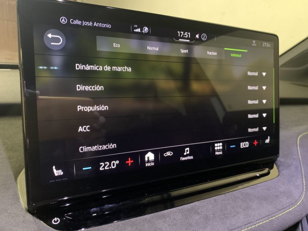 Probamos el Skoda Enyaq RS. El deportivo eléctrico para todos los días 38 Motor16 2023 Skoda Enyaq RS 35 Motor16