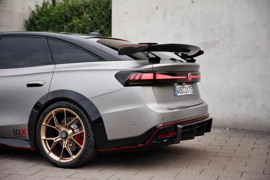 2023 Volkswagen ID.X Performance concept 8 Motor16