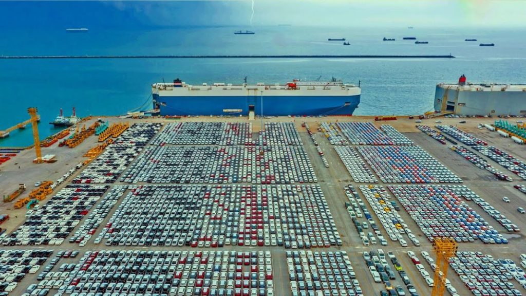 Los coches chinos no serán bien recibidos en Italia... además 1 Motor16 2023 Barco buque transporte coches. Imagen portada. Coches chinos.