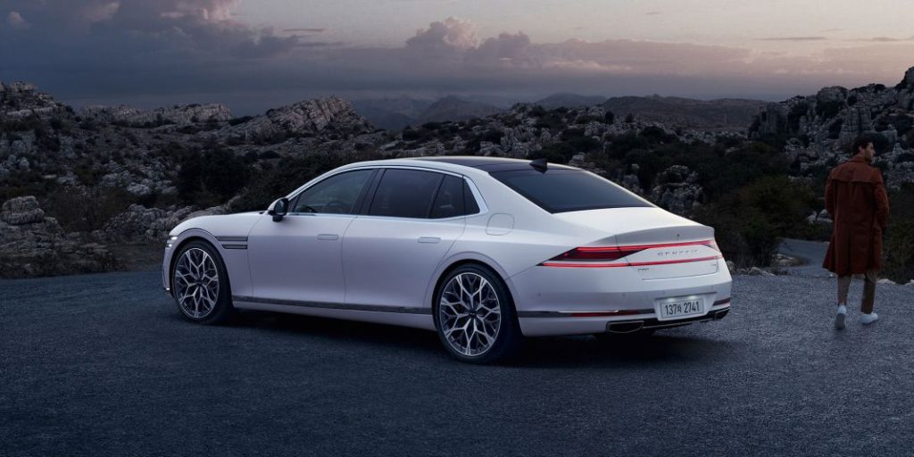 Genesis G90. La berlina de lujo de la marca ya está en Europa 1 Motor16 2023 Genesis G90 Europa. Imagen trasera.