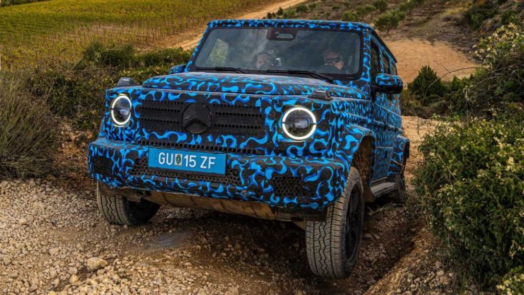 Mercedes-Benz se pronuncia sobre su Clase G eléctrico. Llega en 2024 14 Motor16 2023 mercedes benz eqg prototype 12 Motor16