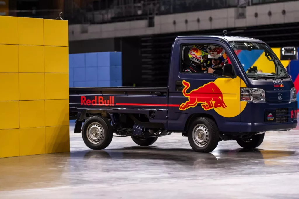 Los pilotos de Red Bull y de Alpha Tauri se pasan a los kei car 4 Motor16 2023 red bull alpha tauri kei car honda 4 Motor16