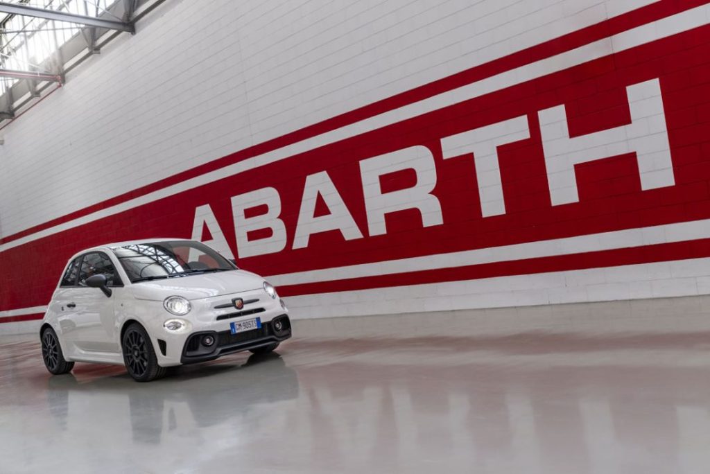 Abarth 595: la picadura del escorpión cumple 60 años 5 Motor16 60 ANIVERSARIO ABARTH 595 2 Motor16