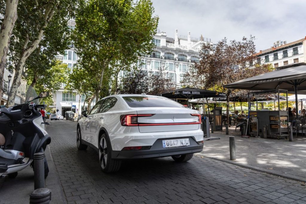 Conducimos el Polestar 2 2024. Más potente, más eficiente 11 Motor16 AL VOLANTE POLESTAR 2 6 Motor16