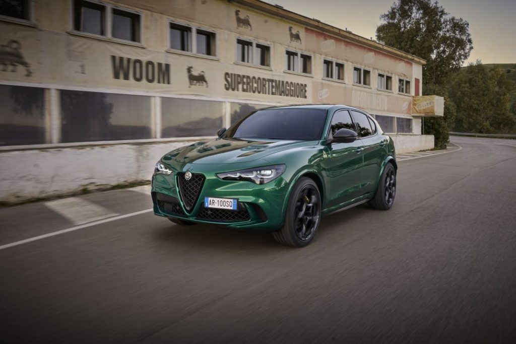 Alfa Romeo Quadrifoglio: Dos estilos opuestos, un mismo (y excitante) resultado 7 Motor16 Alfa Quadrifoglio 100 aniversario 8 Motor16